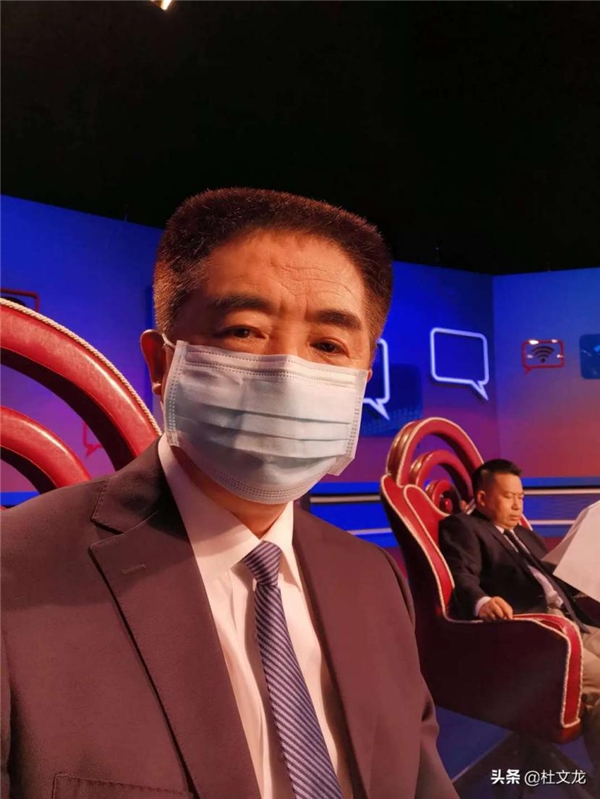 這些電視節(jié)目“紅人”，為何選擇去新媒體做軍事科普？