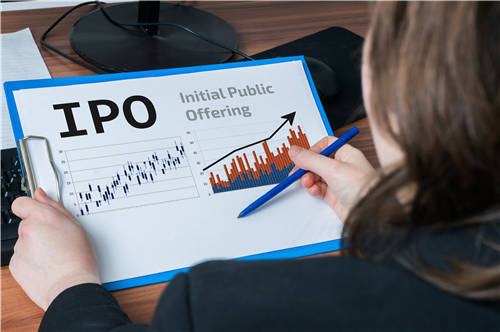 鐘波的IPO煎熬：極米站上被告席，“七寸”被掐？