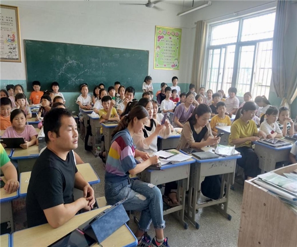 希沃信息化教學(xué)培訓(xùn)深入臨泉縣，攜手共建智慧課堂