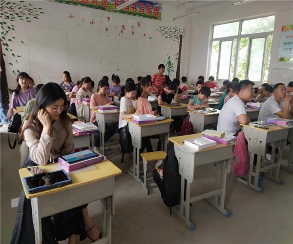 希沃信息化教學(xué)培訓(xùn)深入臨泉縣，攜手共建智慧課堂