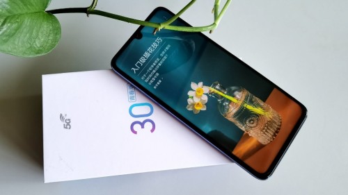 5G時(shí)代性價(jià)比高的手機(jī)來了！親民價(jià)格旗艦配置