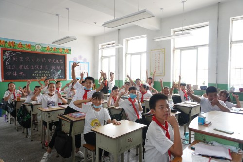 央視關(guān)注！三雄極光助力教育扶貧 點(diǎn)亮求學(xué)夢(mèng)