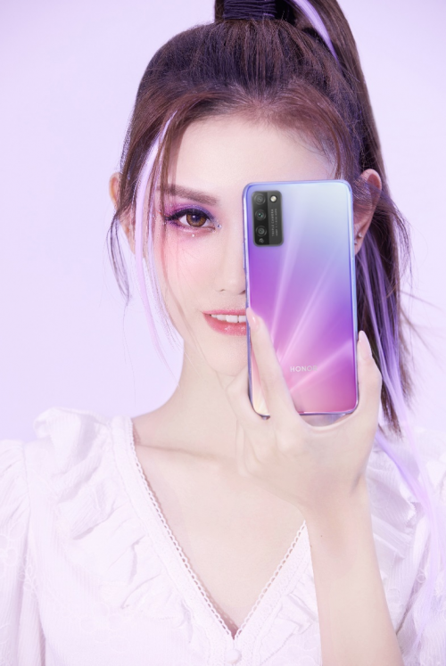 榮耀30青春版攜手完美日記打造彩妝大片，破圈聯(lián)動開啟5G炫彩青春