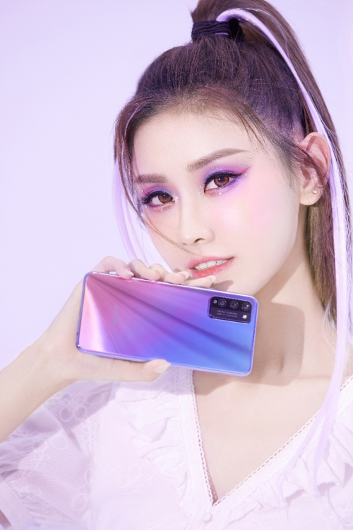 榮耀30青春版攜手完美日記打造彩妝大片，破圈聯(lián)動開啟5G炫彩青春