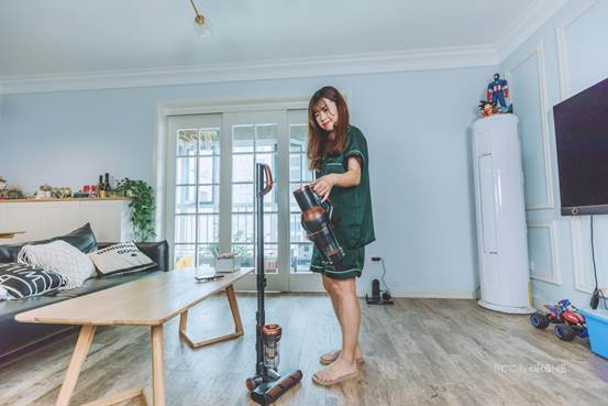 萊克立式吸塵器——清潔更得心應(yīng)手，女孩子值得擁有