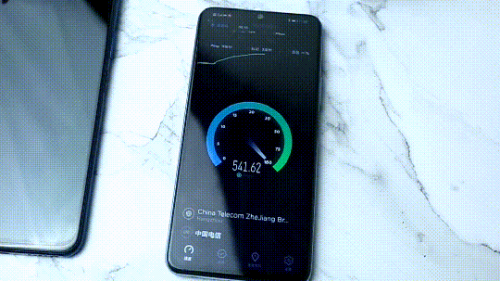 推薦一款性價比高的手機？5G時代不可錯過它