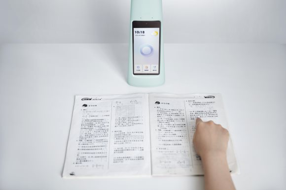 大力智能家教燈，孩子護(hù)眼燈+學(xué)習(xí)機(jī)的新選擇