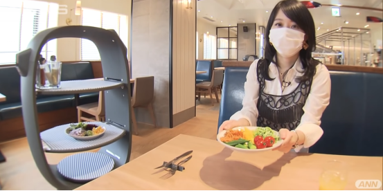 日本餐飲業(yè)正在推廣送餐機器人:無接觸配送，避免人員接觸