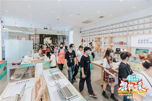 聯(lián)想來酷門店升級，三店智慧煥新齊亮相