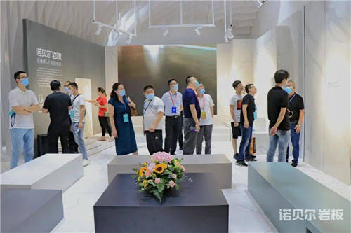 諾貝爾瓷磚攜最新巖板技術(shù)亮相潭洲陶瓷展會(huì)