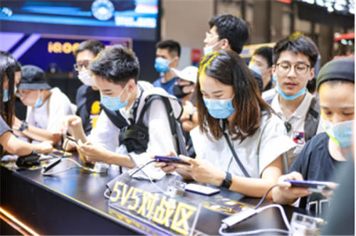 ChinaJoy開展首日，iQOO 引爆夏日激情