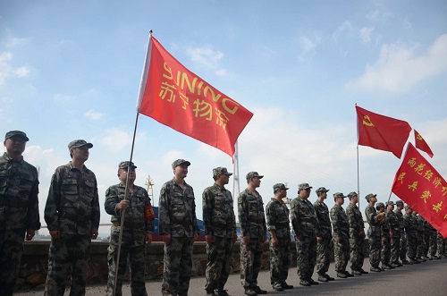 兵民攜手 蘇寧物流30名火箭哥組團(tuán)參與防汛巡堤