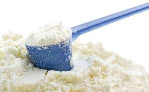 什么牌子奶粉寶寶吃了不拉肚子，讓君樂寶樂鉑奶粉給你答案！