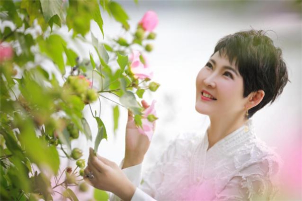 伴你暖心成長，知名作家張德芬“二次元”微信表情包首發(fā)上線！