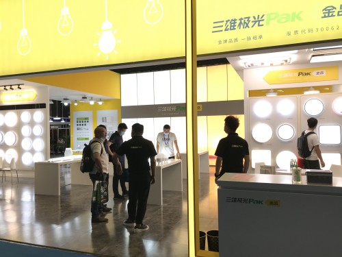 火力全開！三雄極光亮劍全球五金第一展