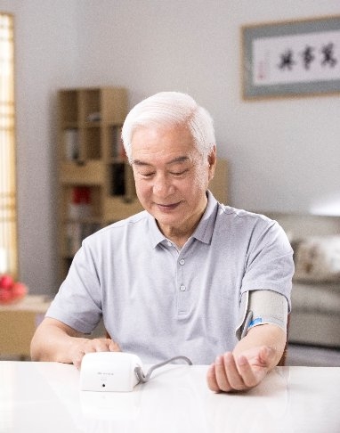 貼身智能血壓管理助手來了！科大訊飛曉醫(yī)A.I.助手血壓計新品首發(fā)！