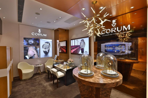 CORUM昆侖表北京王府中環(huán)店，“一日店長(zhǎng)”胡兵先生誠(chéng)邀貴賓體驗(yàn)