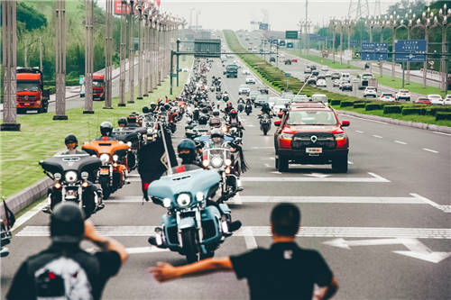 再次破圈營銷，長城炮助力蓉城機車巡游