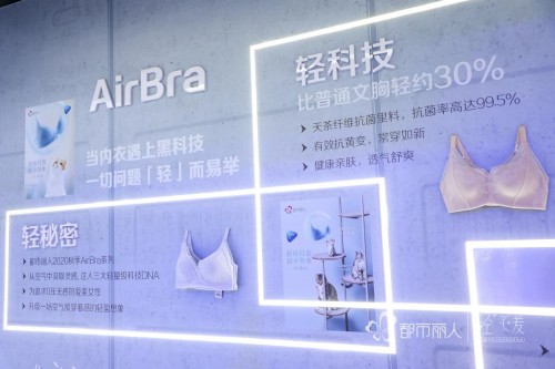 關曉彤吸貓大片上線，都市麗人成為鏟屎官的不二之選