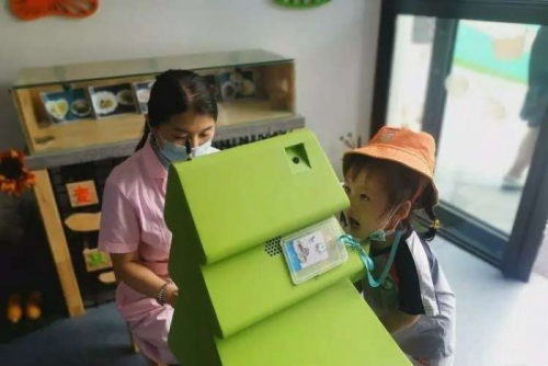 幼兒園開學(xué)第一周：場面失控、瘋狂手工……賓果智能“教義有方”雙賦能