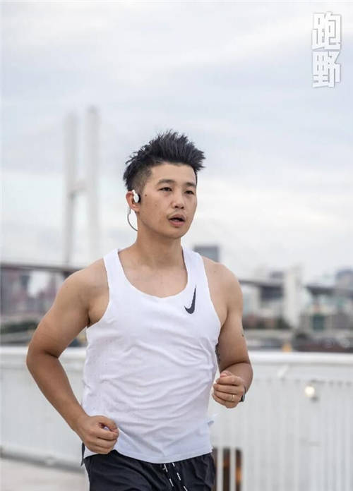 年輕人的第一款骨傳導(dǎo)運動耳機，非AfterShokz韶音OpenMove 莫屬了！