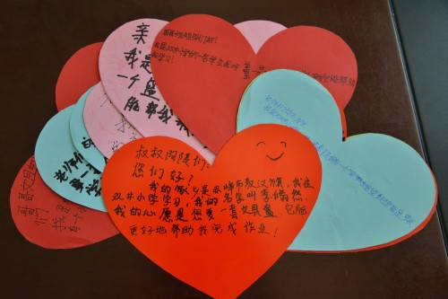 這個(gè)內(nèi)蒙7歲女孩的新學(xué)期心愿，是擁有一個(gè)書包