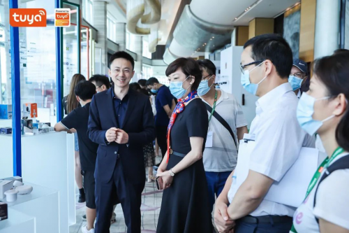 全球硬科技開發(fā)者大會(huì)（深圳）火熱開幕，涂鴉智能發(fā)布智慧安防全場景解決方案
