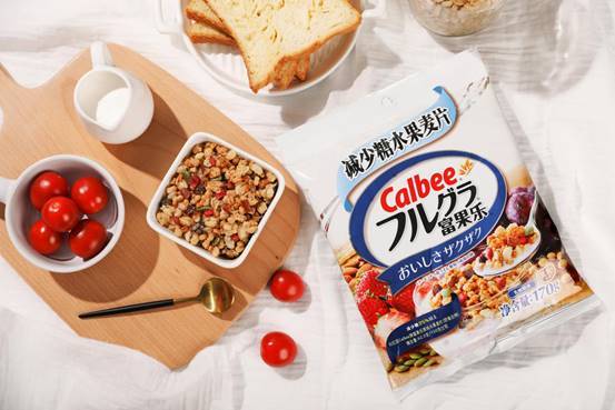 你可能不知道松尾孝，但你一定知道他一手打造的零食王國(guó)——卡樂比