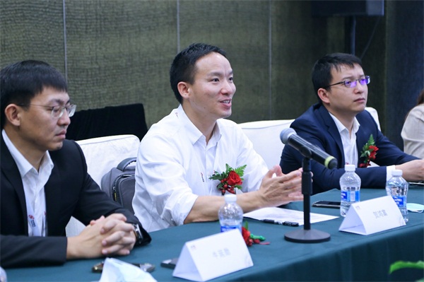 愛數(shù)與華為簽署戰(zhàn)略合作協(xié)議，合作升級(jí)共建數(shù)據(jù)基礎(chǔ)設(shè)施生態(tài)