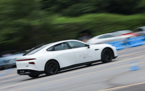 小鵬汽車質(zhì)量如何？超智能高品質(zhì)小鵬P7為用戶打下強(qiáng)心劑