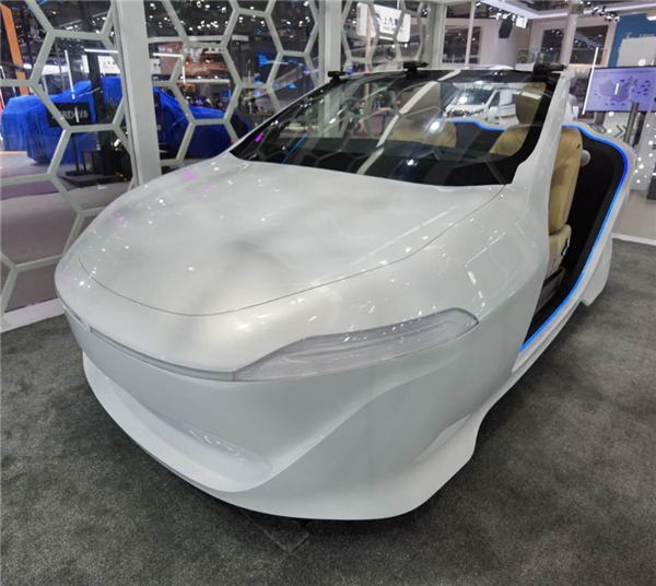 盯盯拍亮相華為智能座艙，共同打造智能行車拍攝體驗
