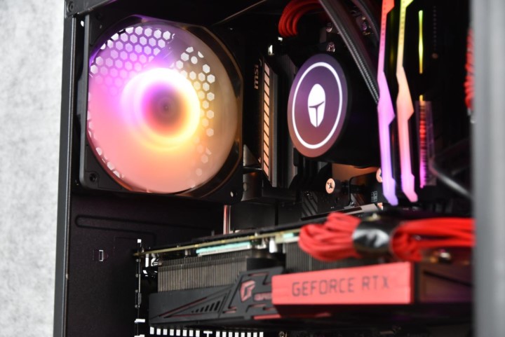AMD YES！雷神911黑武士 Ryzen 評(píng)測
