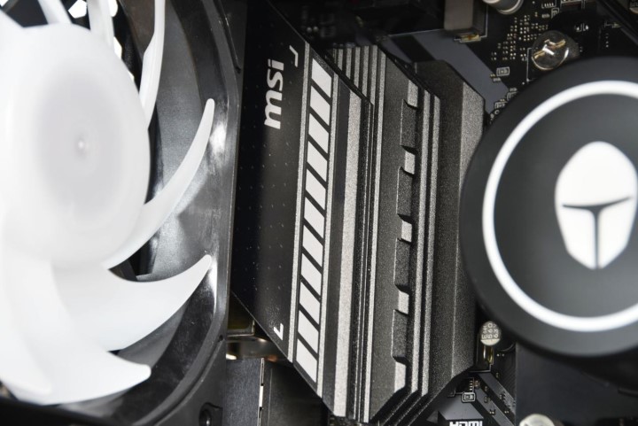 AMD YES！雷神911黑武士 Ryzen 評(píng)測