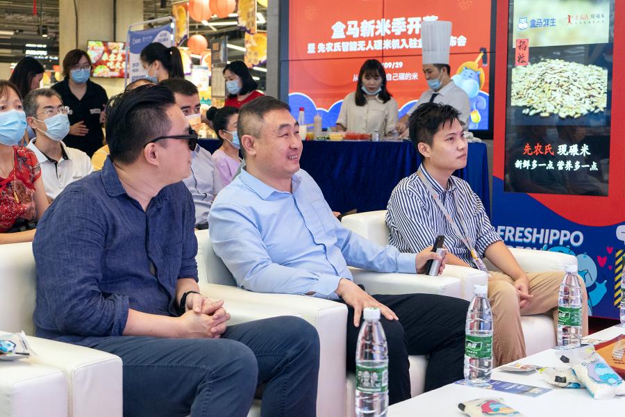 先農(nóng)氏成為業(yè)內(nèi)首批在13城市設(shè)立售后服務(wù)站的智能碾米機企業(yè)