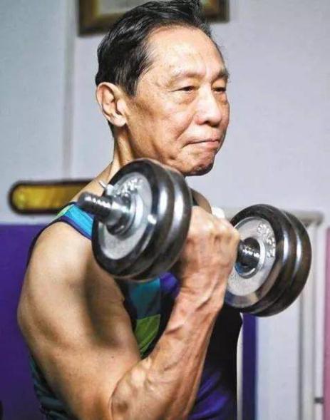 央視國慶晚會(huì)“C位”鐘南山！每一次出現(xiàn)，都留下了金句