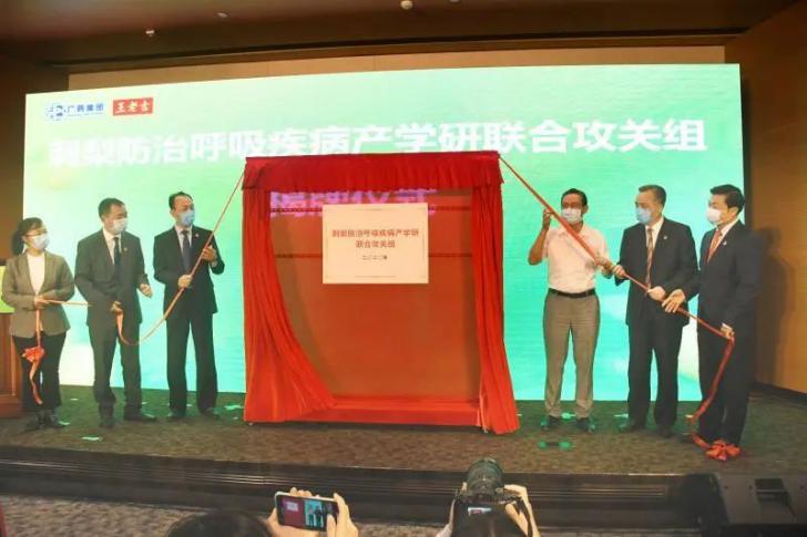 央視國慶晚會(huì)“C位”鐘南山！每一次出現(xiàn)，都留下了金句