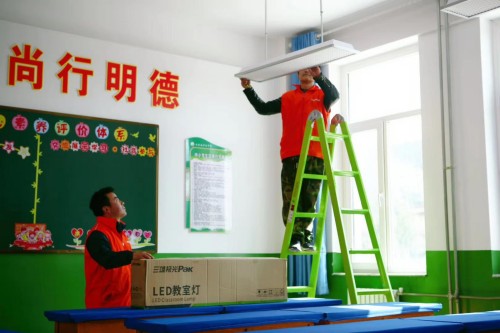 再登央視！三雄極光打造教育扶貧樣本