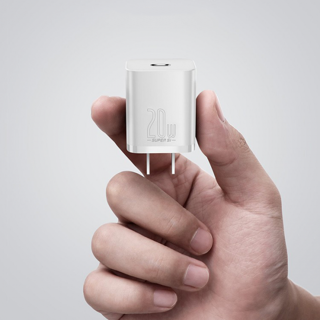 iPhone 12全面取消充電器！倍思推出蘋果20W超級硅快充頭