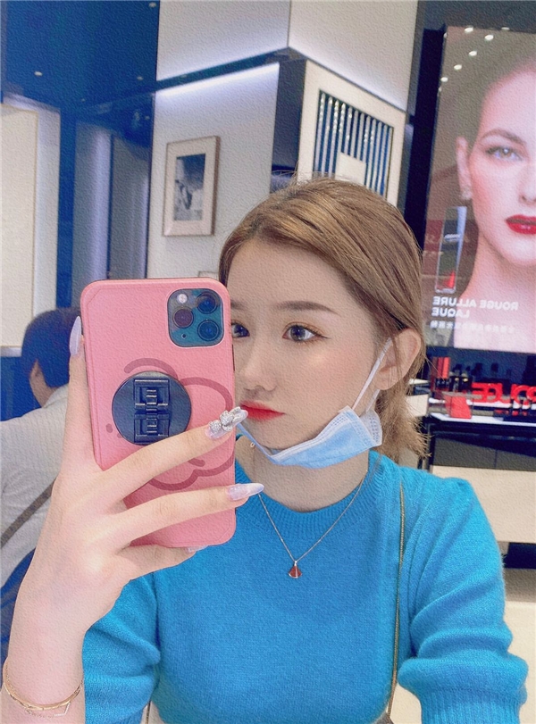 專訪KK直播智：娉婷裊裊的她，直播間里一顆璀璨的新星