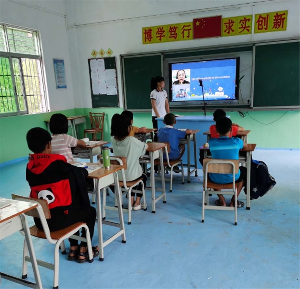 阿卡索公益扶貧步履不停，為促進(jìn)教育公平發(fā)展貢獻(xiàn)力量