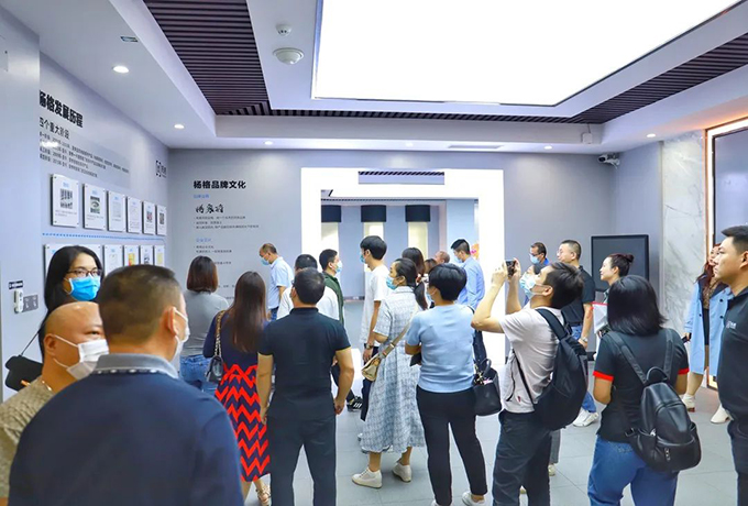 品質(zhì)制勝！智能鎖十大品牌楊格智能門鎖總部迎來質(zhì)量標(biāo)桿企業(yè)學(xué)習(xí)交流團(tuán)