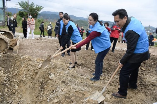 四季沐歌攜手婦基會走進貴州丹寨，暖心公益助力脫貧攻堅