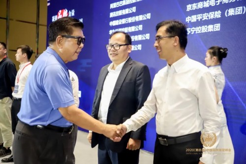 四季沐歌榮獲中國(guó)自主品牌500強(qiáng)，總裁李駿榮獲清潔采暖行業(yè)創(chuàng)新人物