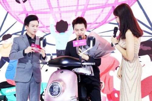 小刀攜手品牌代言人馬天宇“宇”你同行，燃爆南京