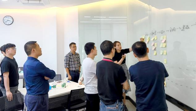 突破思維界限！“燈湖論劍”獲IBM區(qū)塊鏈設(shè)計(jì)思維訓(xùn)練營(yíng)加持