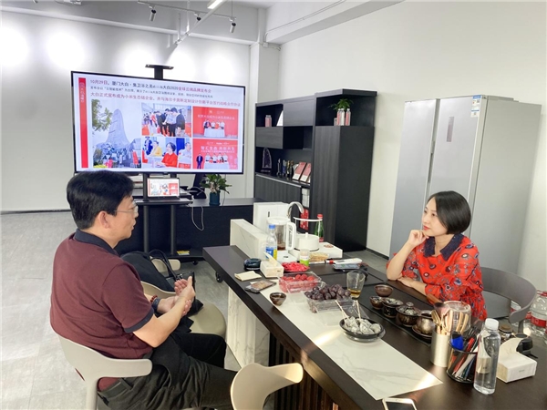 中國五金制品協(xié)會專職副理事長金立新，代表協(xié)會到diiib大白衛(wèi)浴走訪調(diào)研