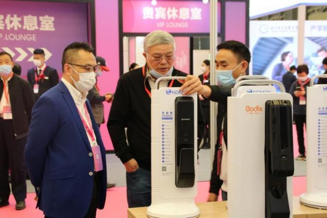 三木攜手尚博薈，引領(lǐng)時尚潮流，樹立創(chuàng)新品牌形象