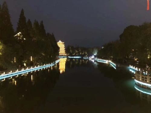 番茄小說小鎮(zhèn)作者，從業(yè)兩年，年入百萬