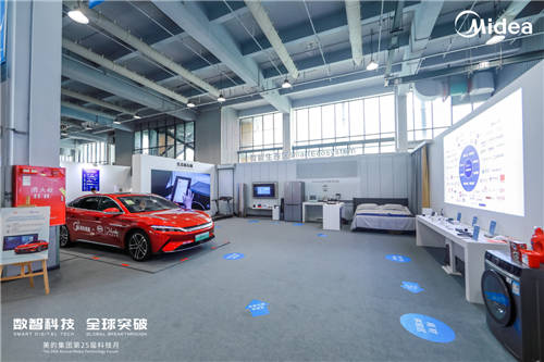 重構(gòu)想象，科技圈“闖入者”到底有多颯