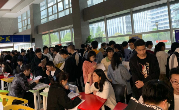達內(nèi)教育舉辦杭州秋季專場招聘會，精準服務促就業(yè)